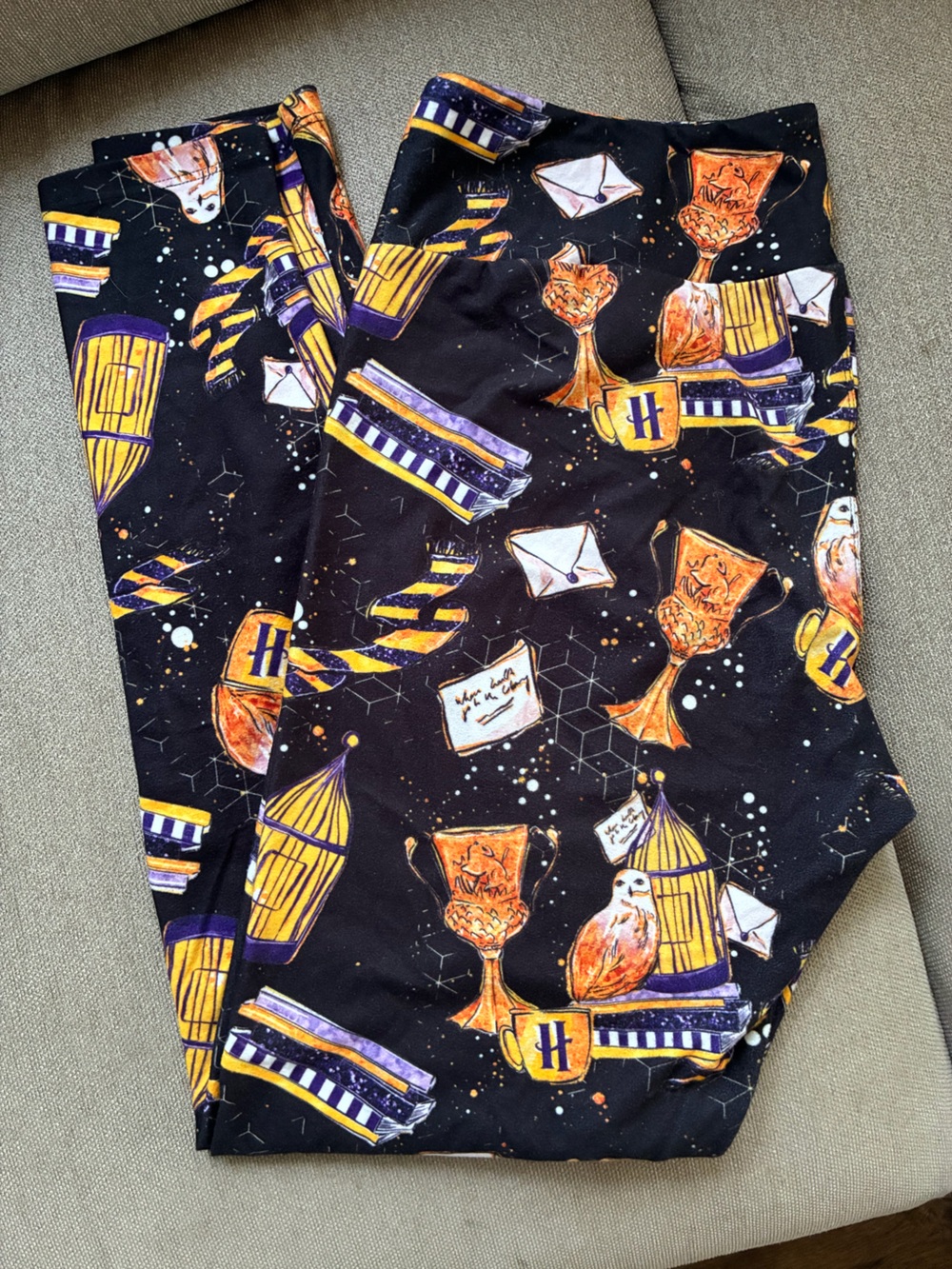 Black Magic-Themed Hufflepuff House Leggings with Gold & Purple Accents